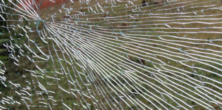 Polerowanie szyb sposobem na piękne okna