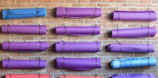 Jak ułożyć matę antypoślizgową?