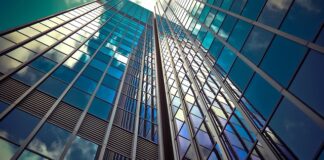 Jakie kinkiety na elewację?