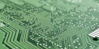 Jaką płyta pod kominek?