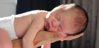 Jak naładować lampę solarną gdy nie ma słońca?