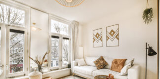 Rolety, czy okiennice wewnętrzne z drewna