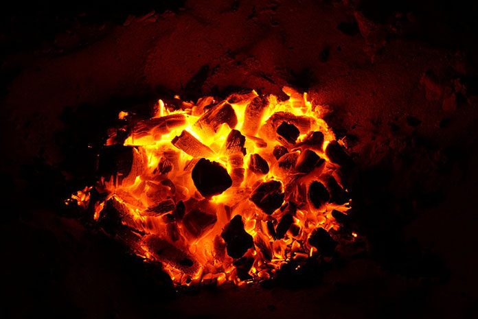 fire-1285223_1280 Ile trzeba pelletu, żeby ogrzać 100 m dom